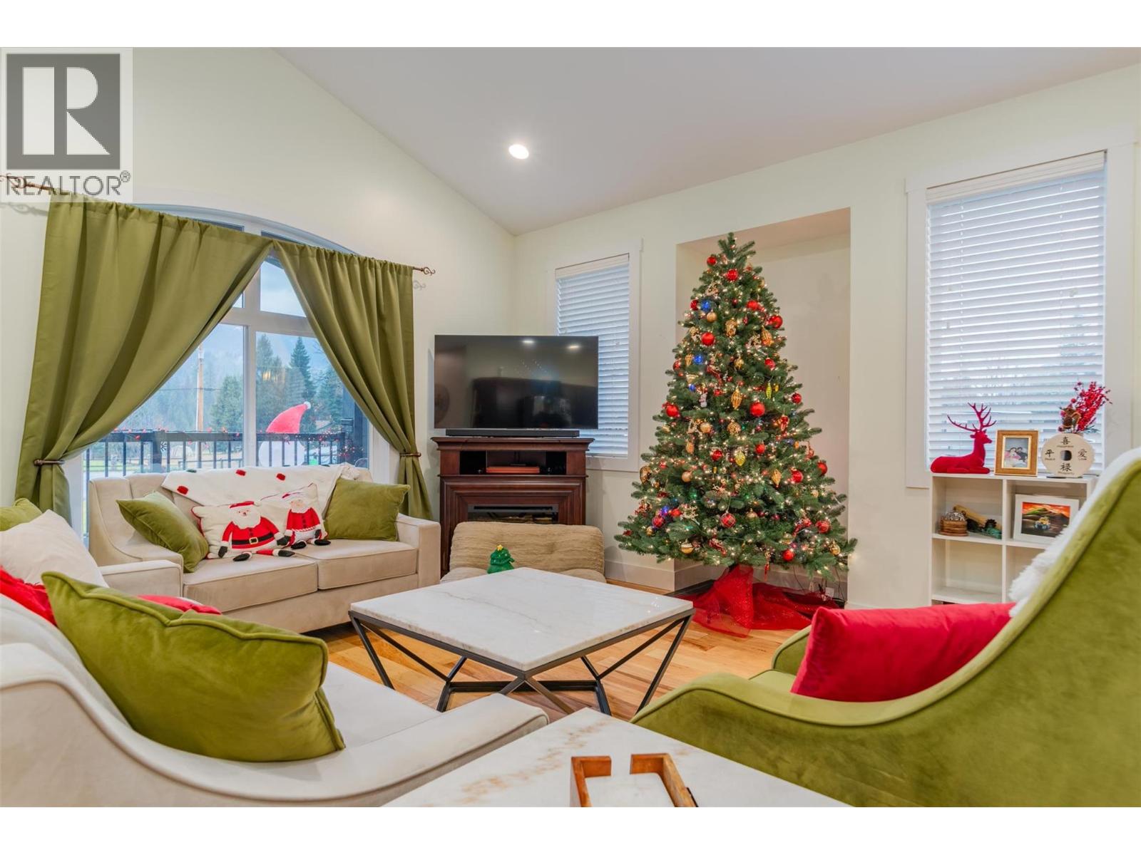 892 Waterloo Road, Castlegar