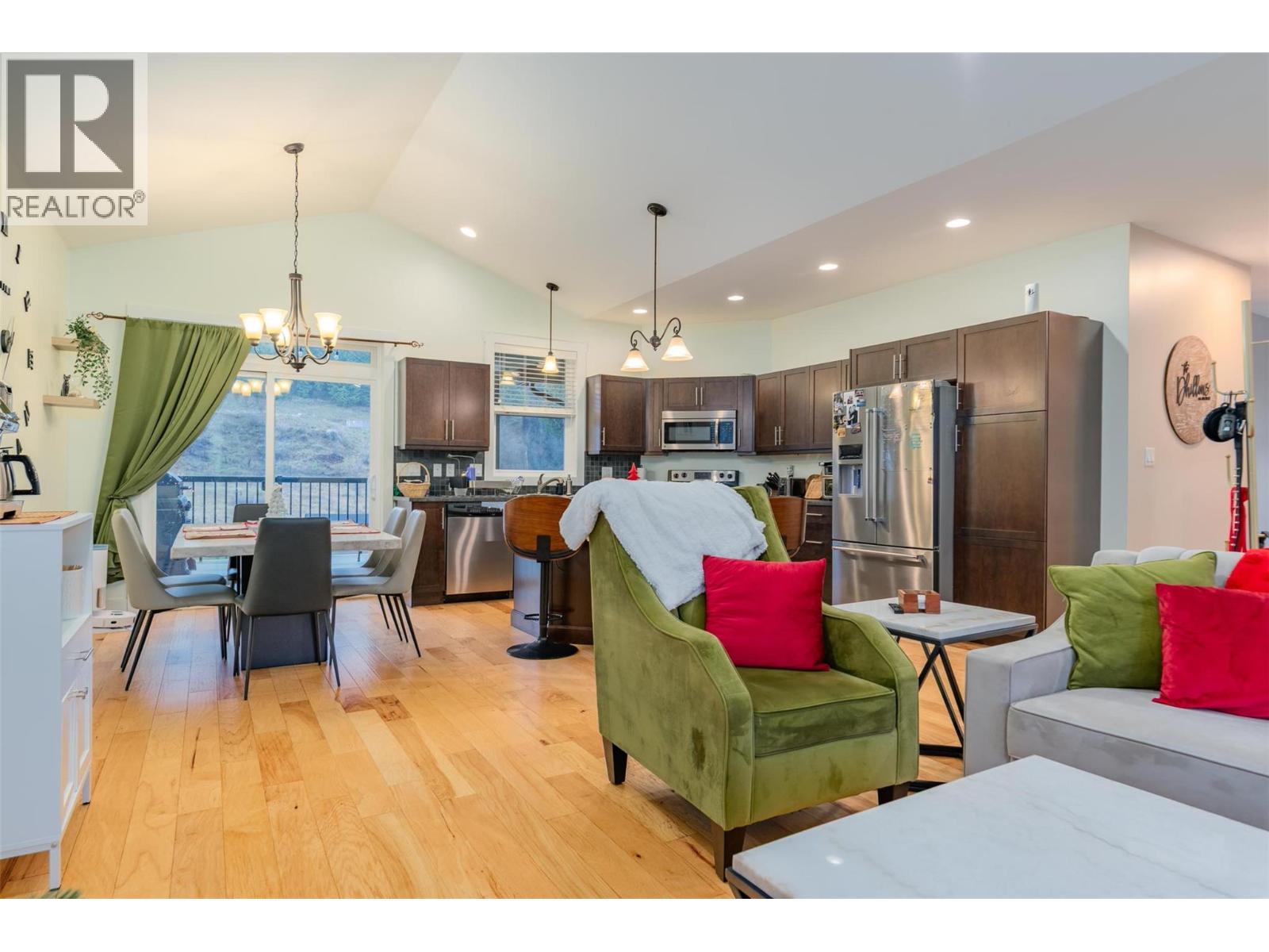 892 Waterloo Road, Castlegar