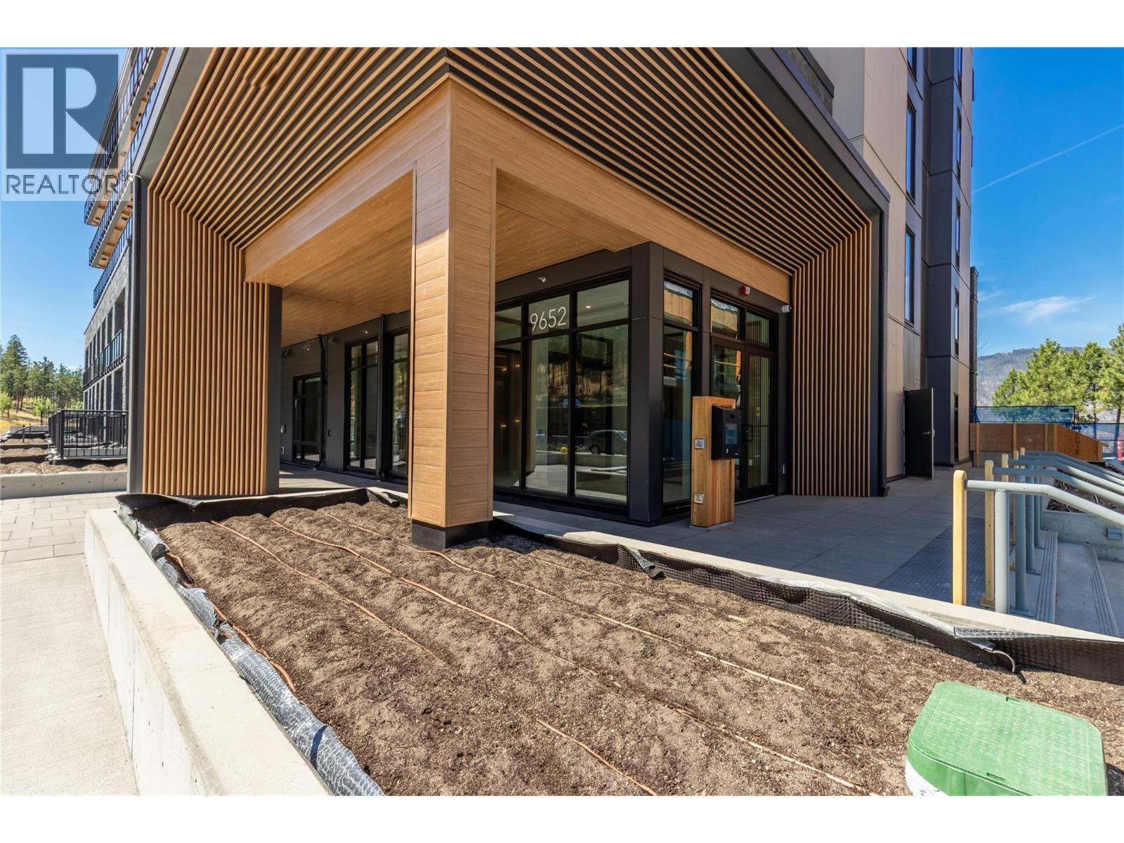 501 9652 Benchland Drive, Lake Country