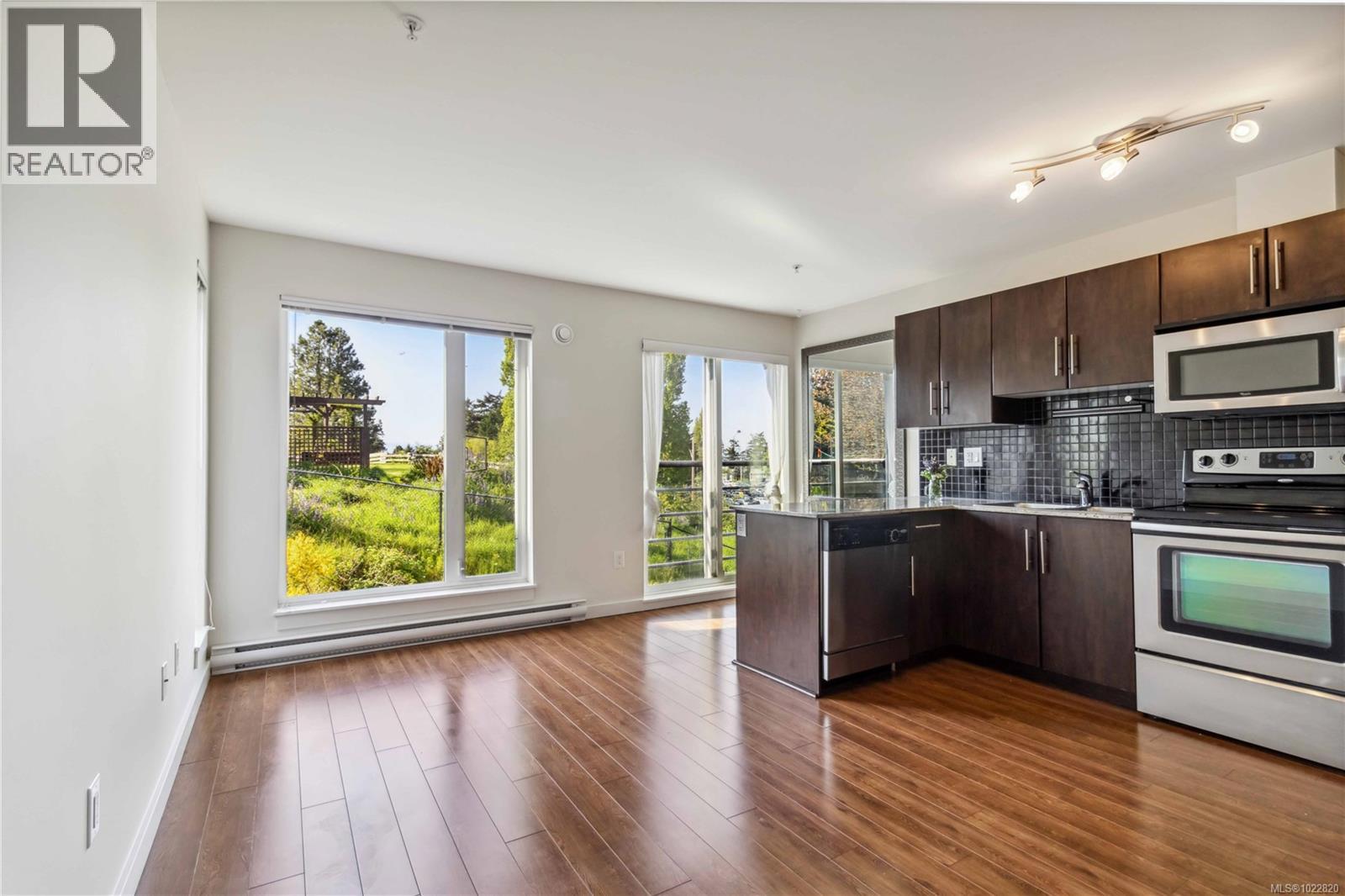 308 1405 Esquimalt Rd, Esquimalt