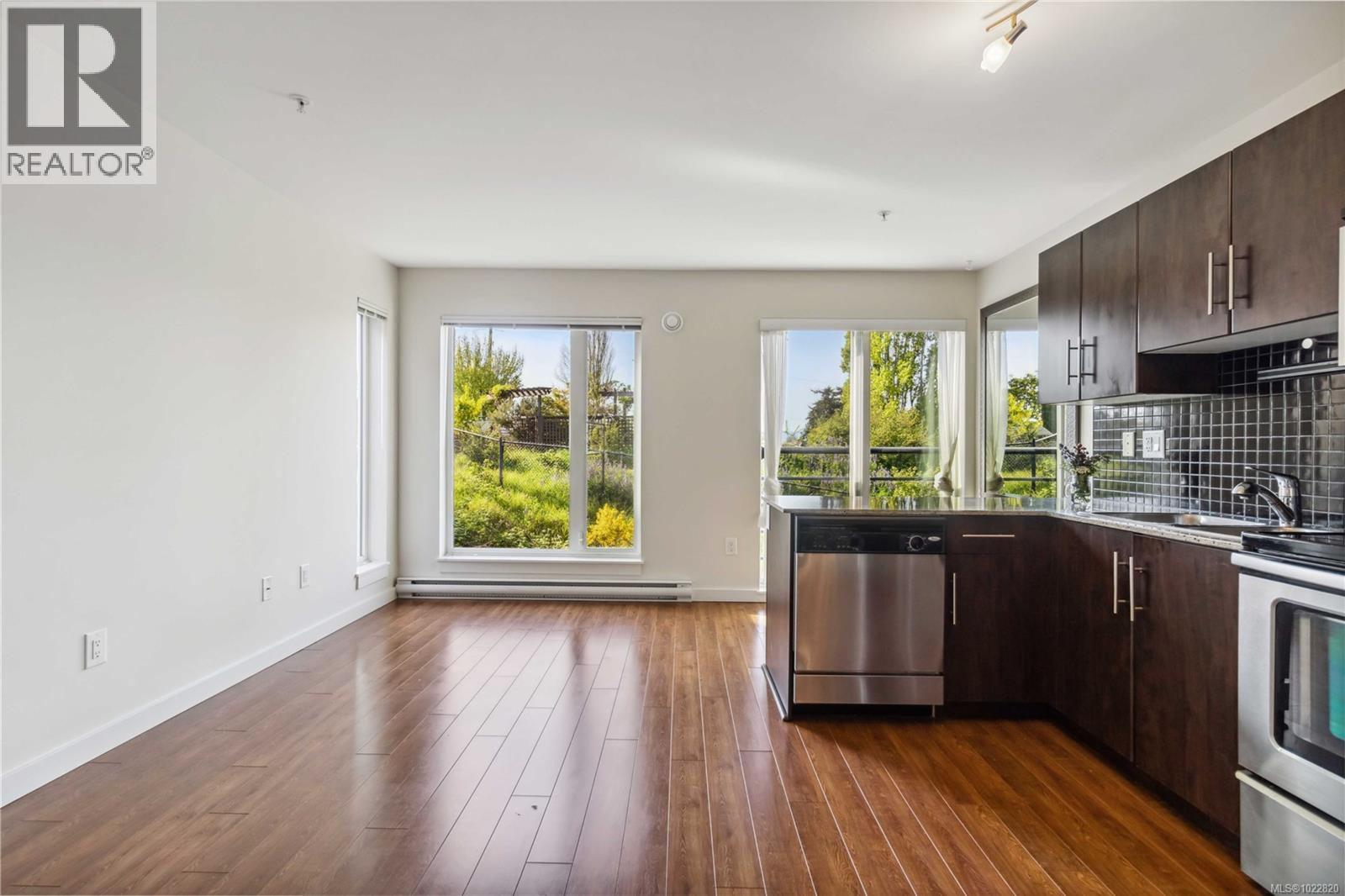 308 1405 Esquimalt Rd, Esquimalt