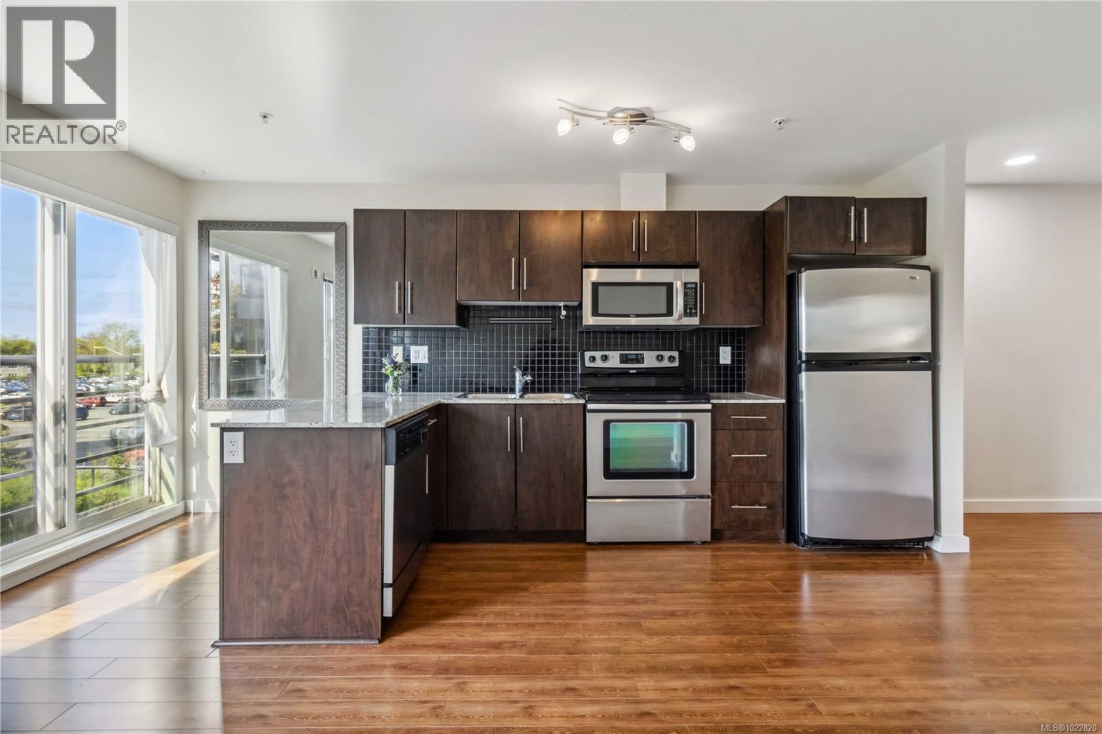 308 1405 Esquimalt Rd, Esquimalt