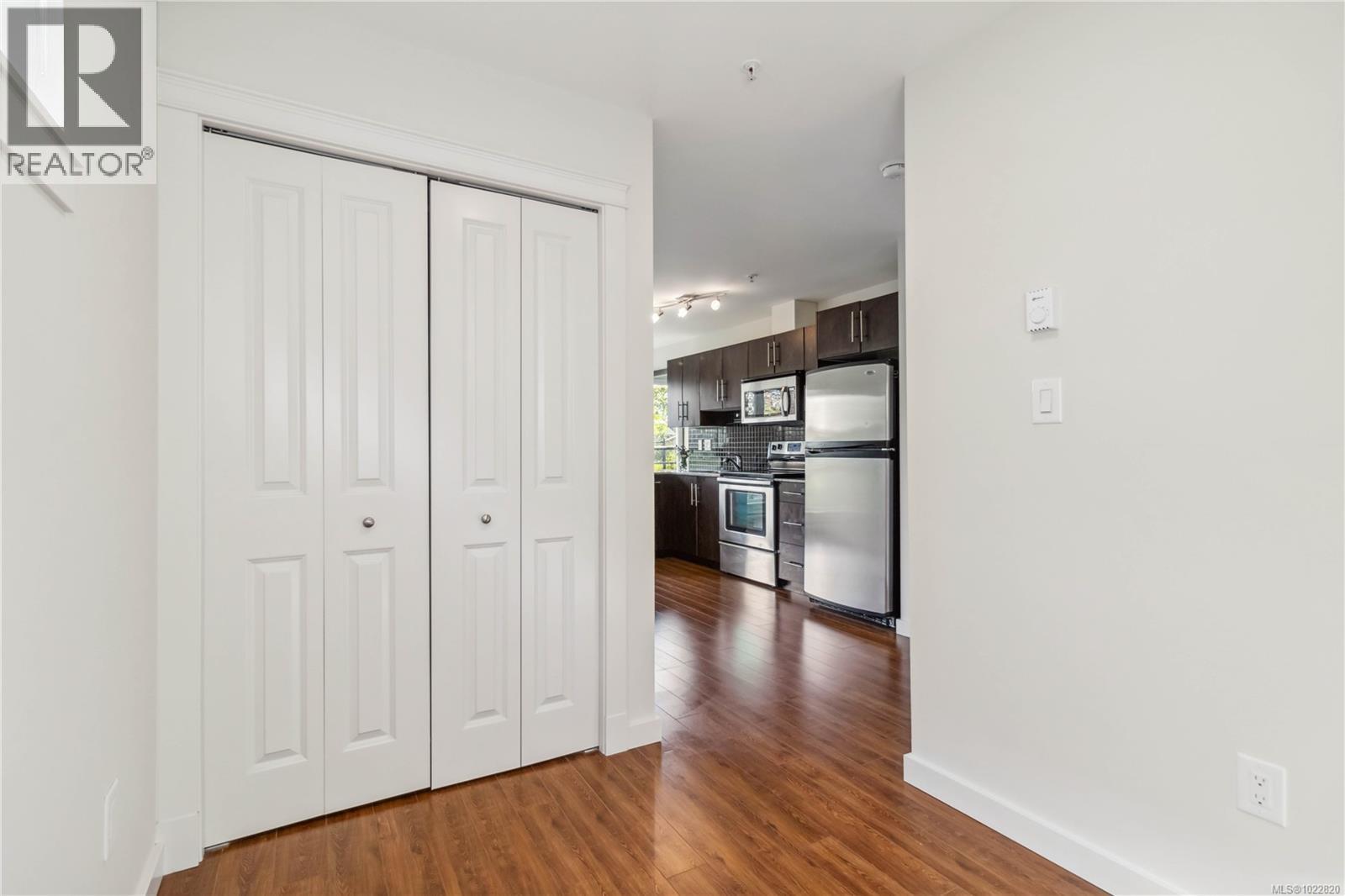 308 1405 Esquimalt Rd, Esquimalt