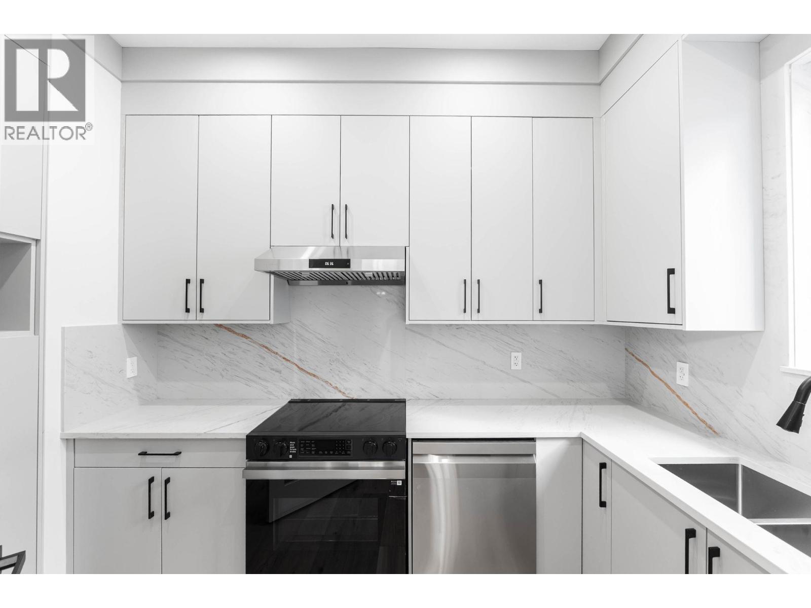  2095 Cortina Drive, Kelowna