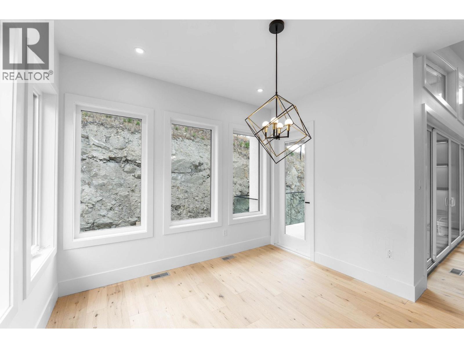  2095 Cortina Drive, Kelowna