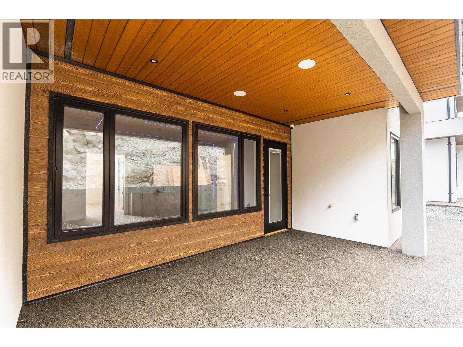  2095 Cortina Drive, Kelowna