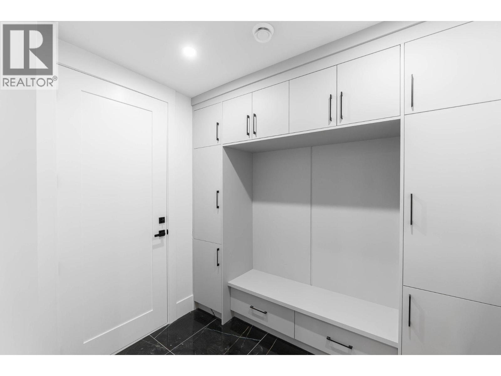  2095 Cortina Drive, Kelowna