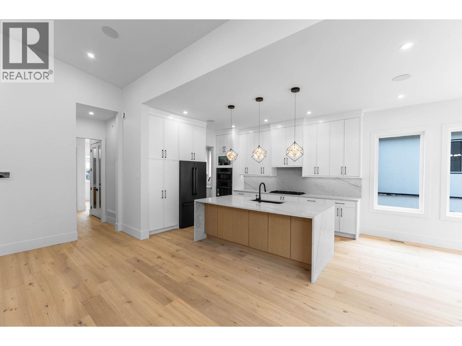  2095 Cortina Drive, Kelowna