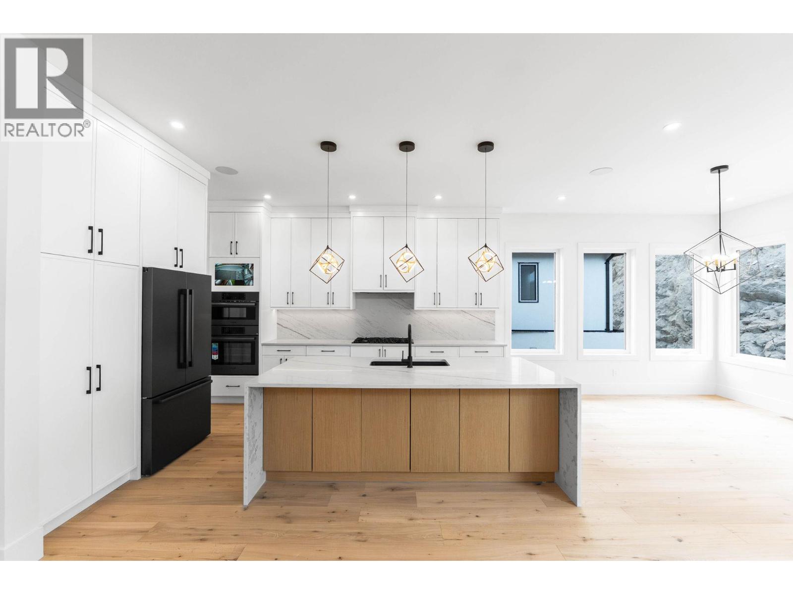  2095 Cortina Drive, Kelowna