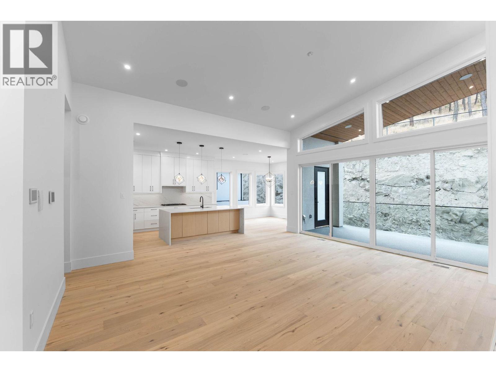  2095 Cortina Drive, Kelowna