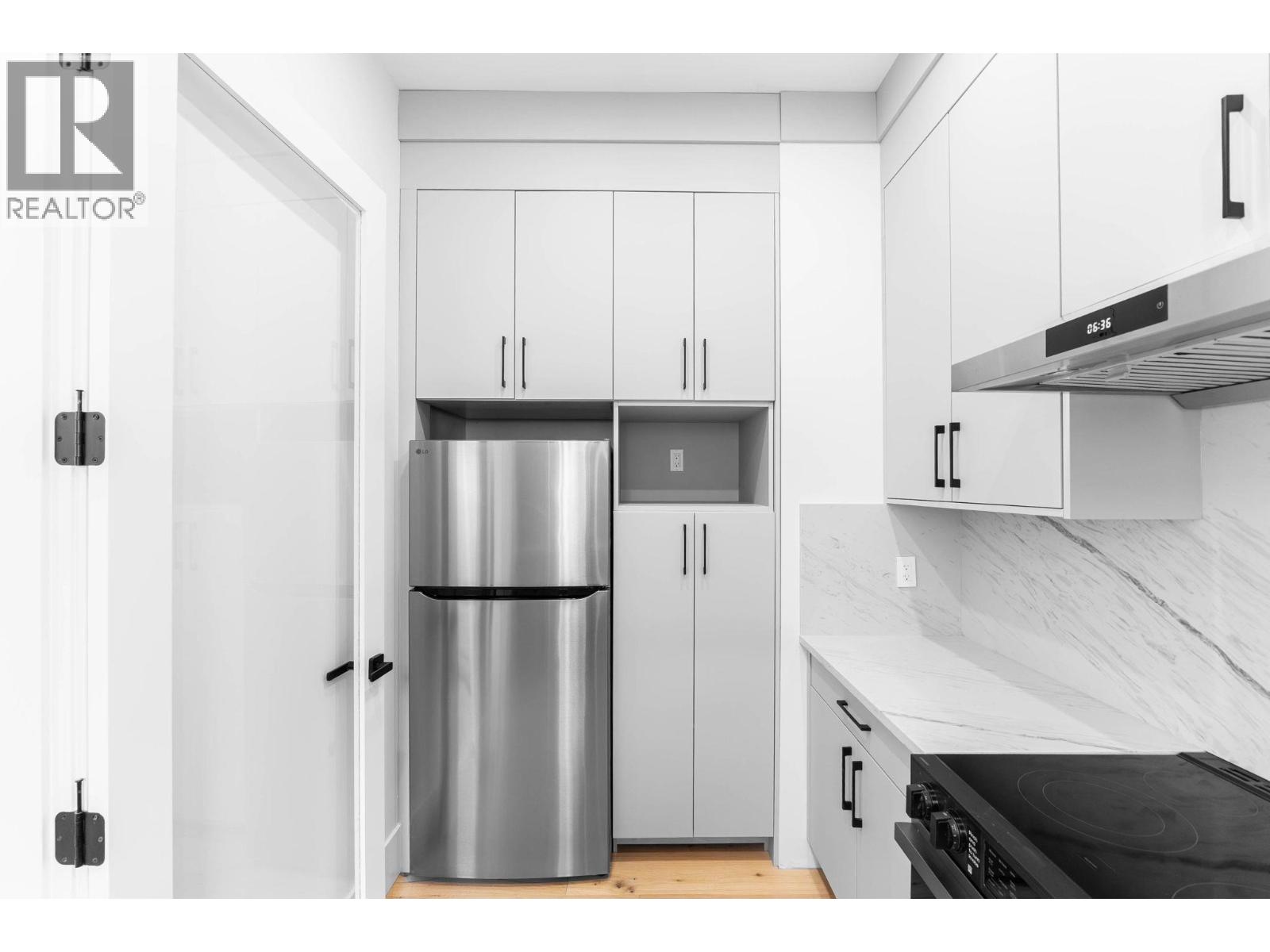  2095 Cortina Drive, Kelowna