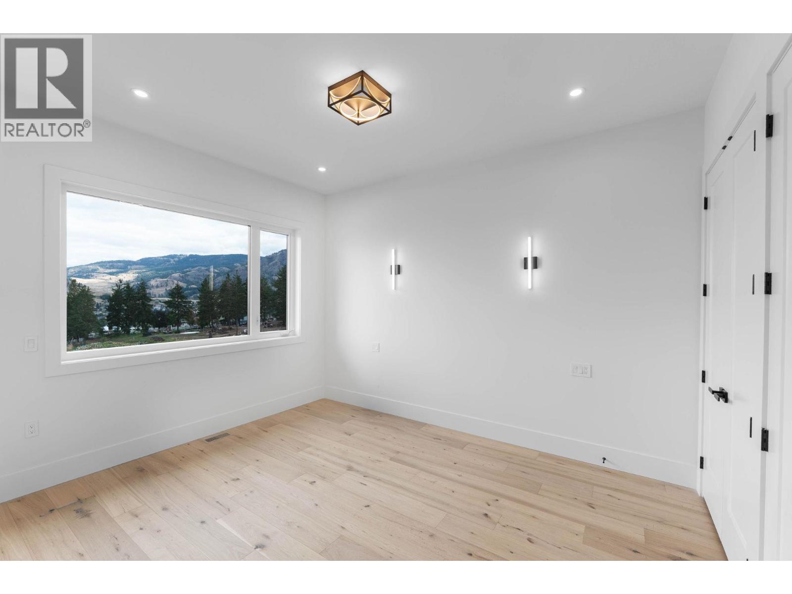  2095 Cortina Drive, Kelowna