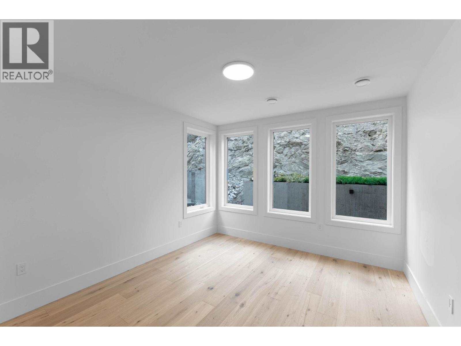  2095 Cortina Drive, Kelowna