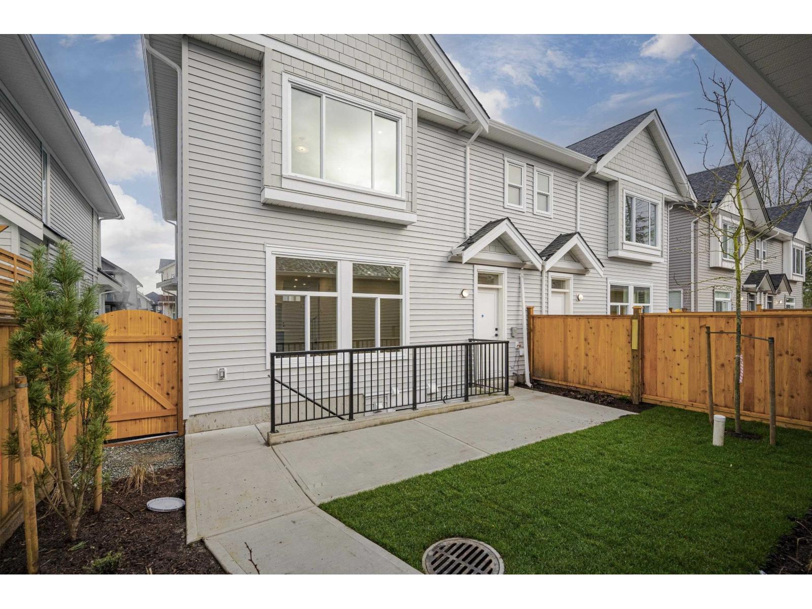 20516 76A AVENUE, Langley