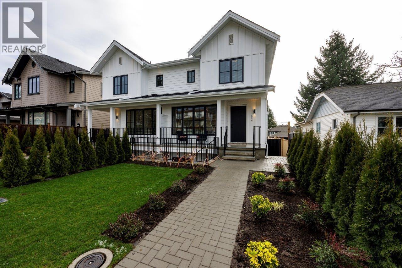 229 E 22ND STREET, North Vancouver
