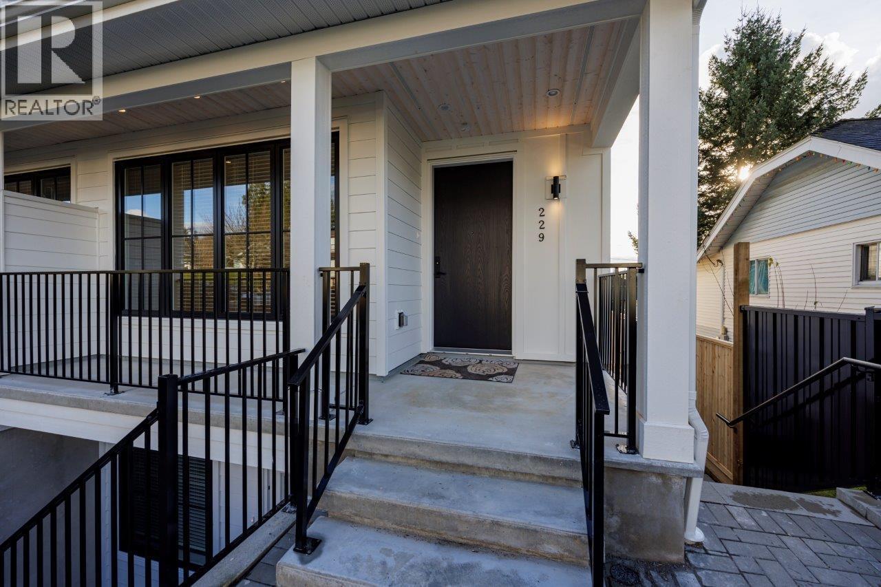 229 E 22ND STREET, North Vancouver