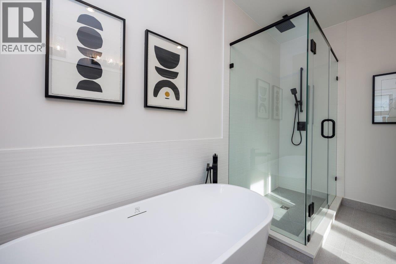 229 E 22ND STREET, North Vancouver