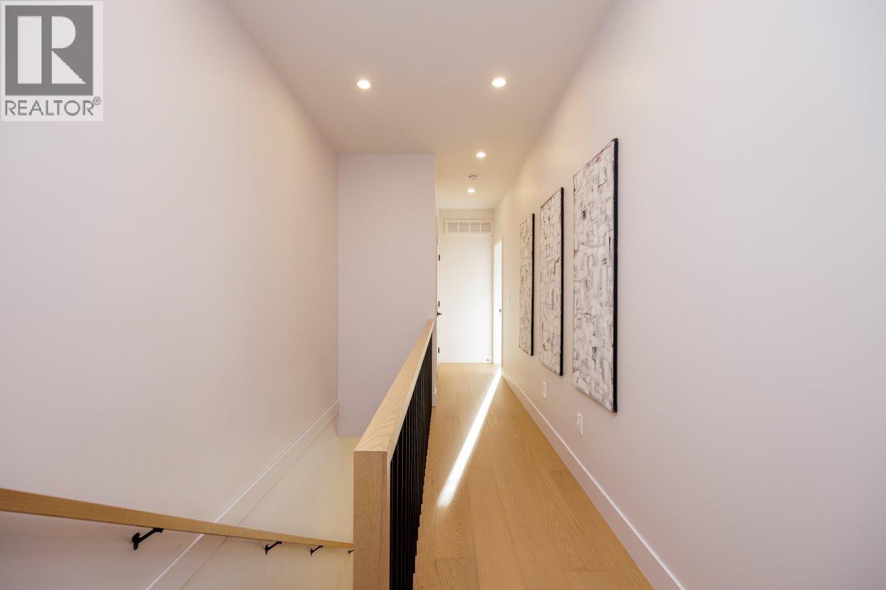 229 E 22ND STREET, North Vancouver