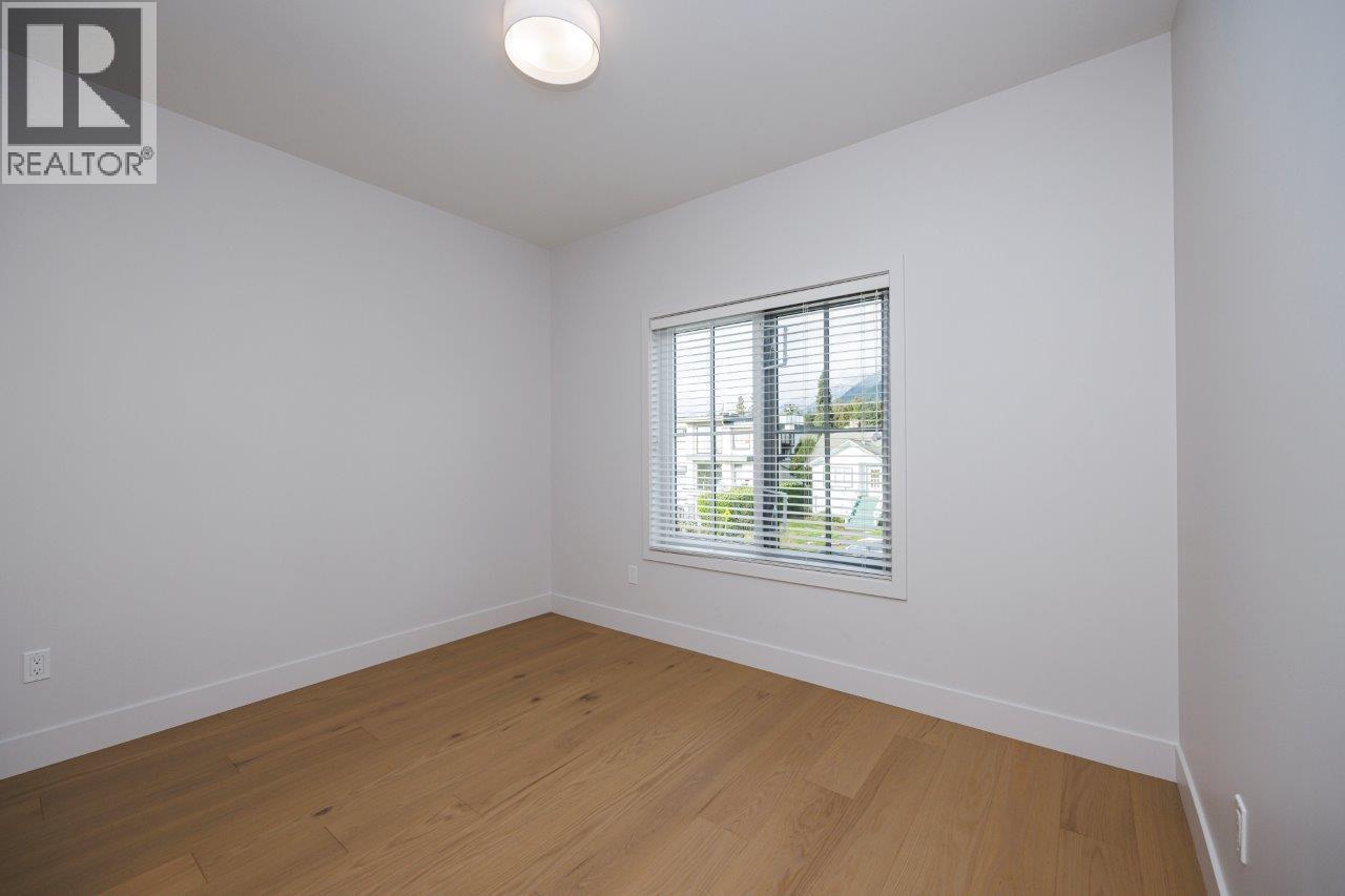 229 E 22ND STREET, North Vancouver