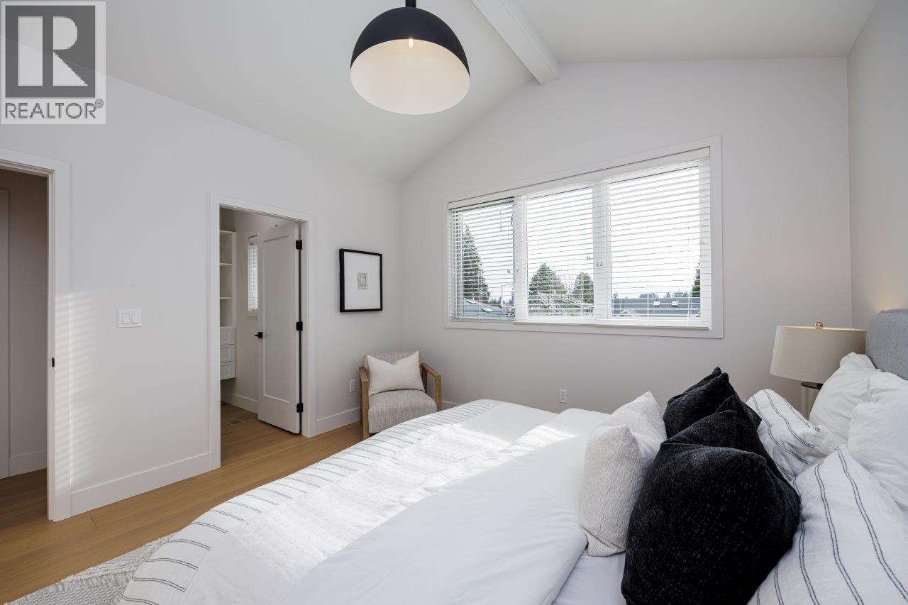 229 E 22ND STREET, North Vancouver