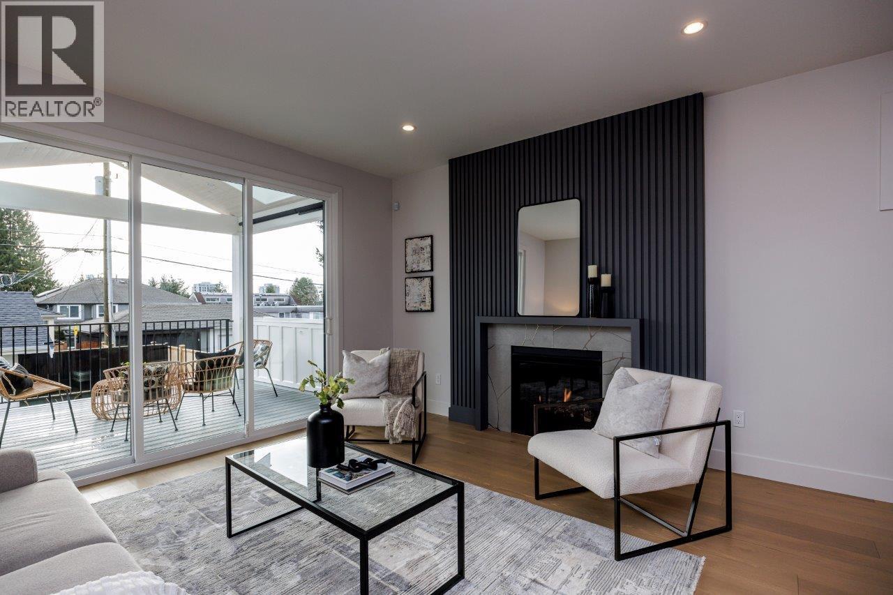 229 E 22ND STREET, North Vancouver