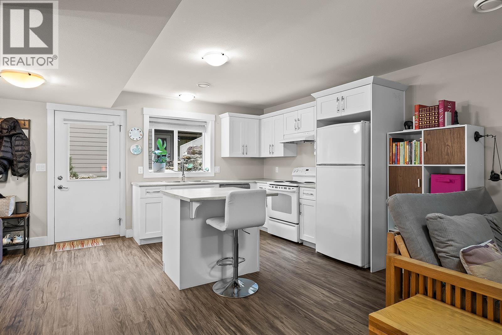  1330 Rocky Point Drive, Kelowna