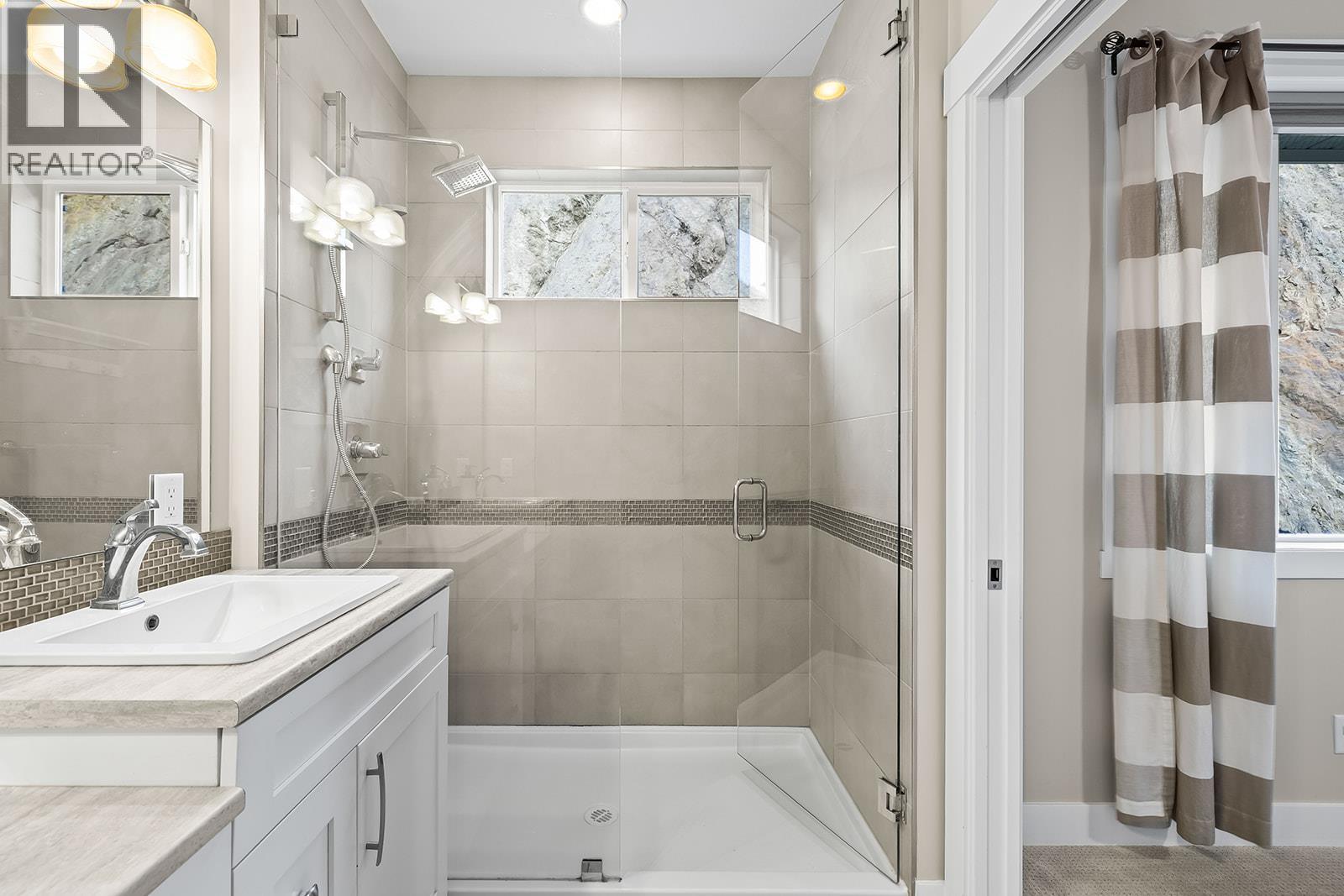  1330 Rocky Point Drive, Kelowna