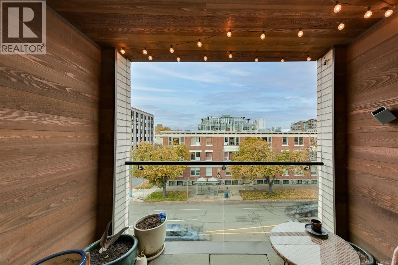 303 1033 Cook St, Victoria