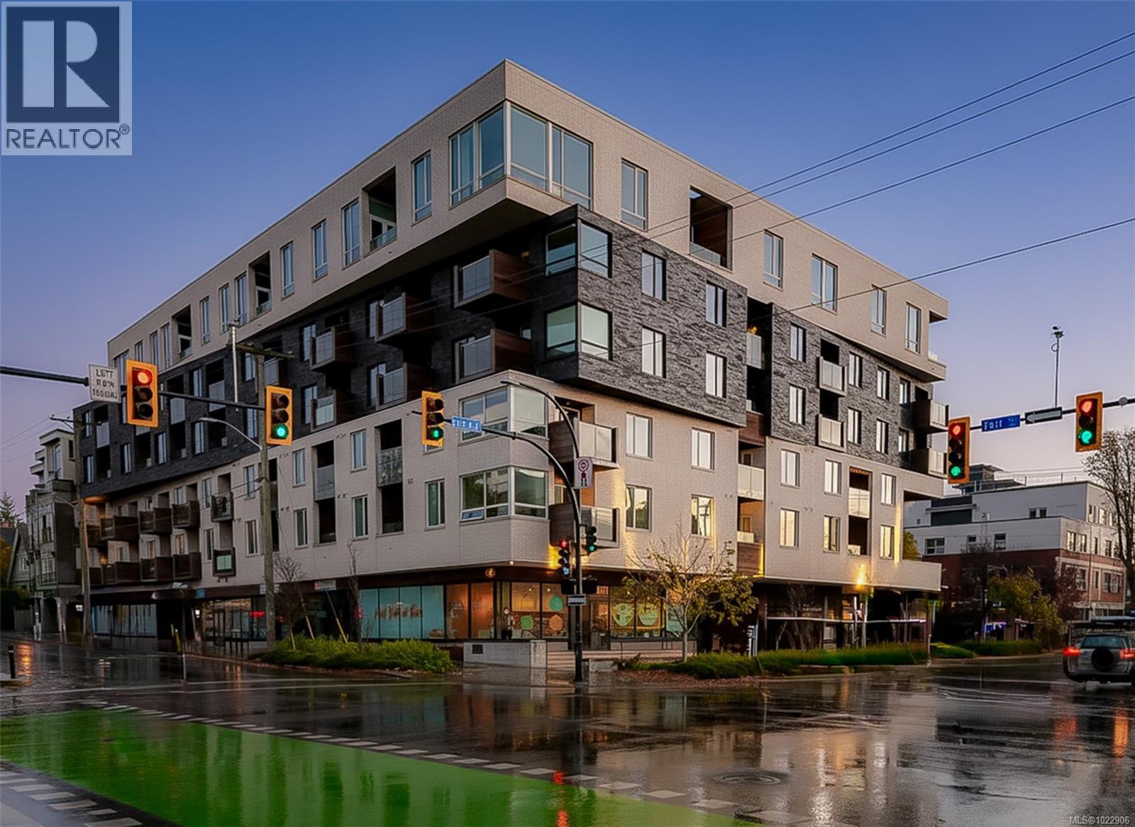 303 1033 Cook St, Victoria