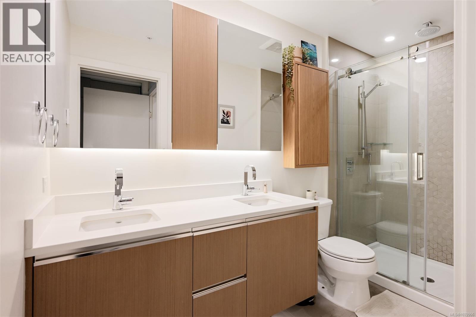 303 1033 Cook St, Victoria