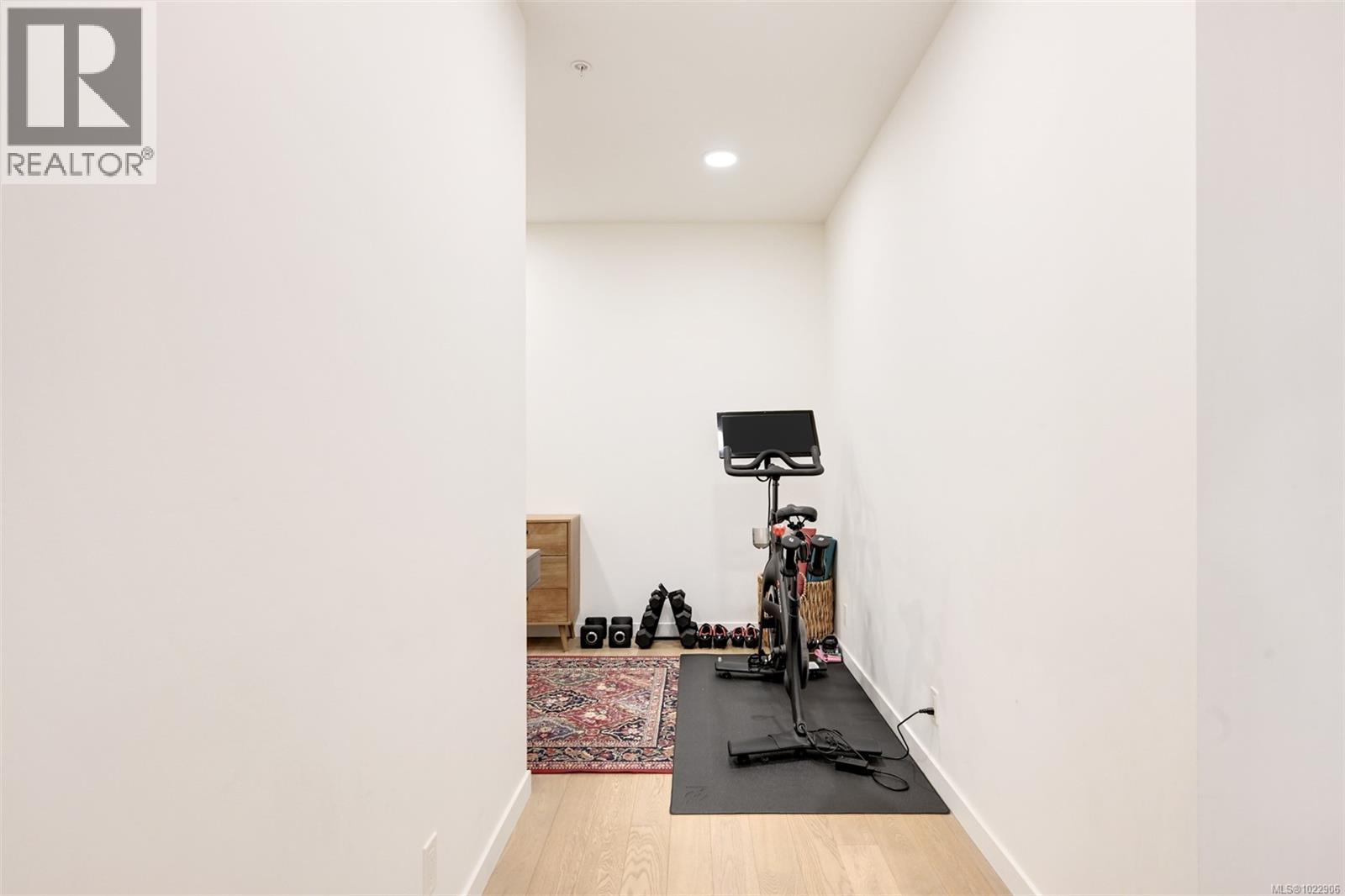 303 1033 Cook St, Victoria