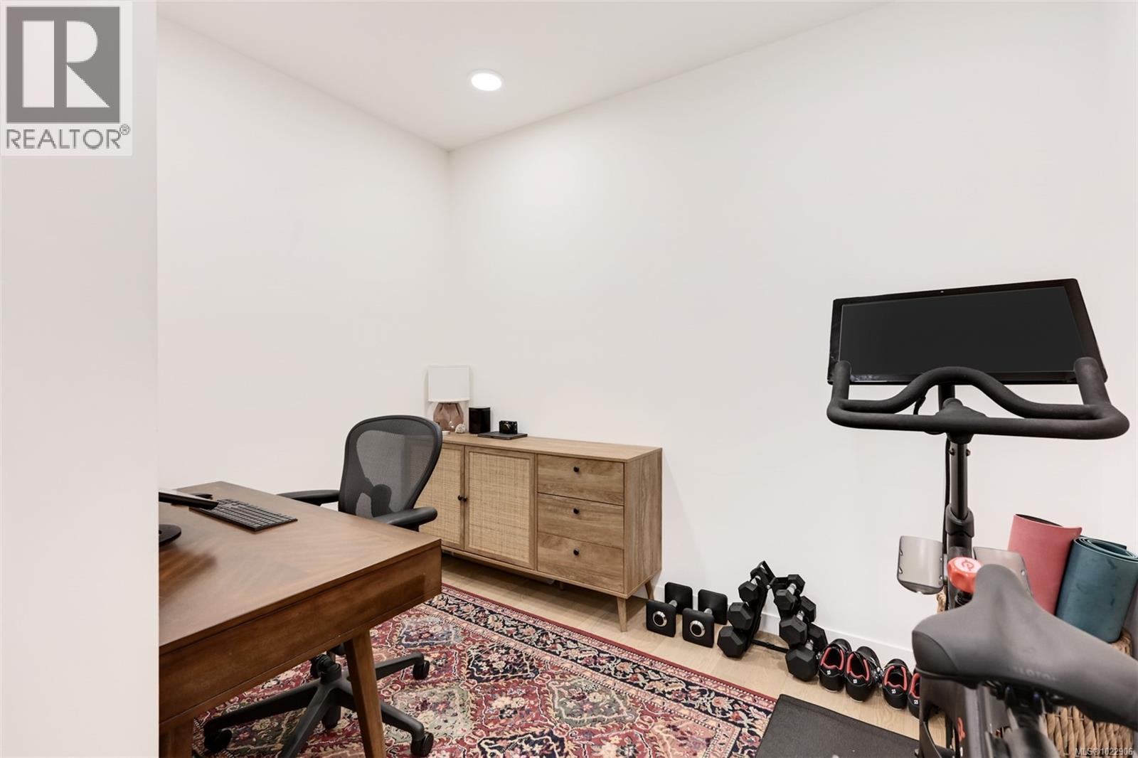 303 1033 Cook St, Victoria