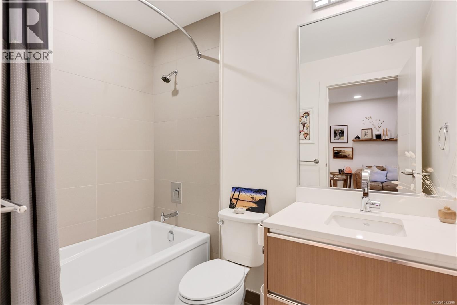 303 1033 Cook St, Victoria