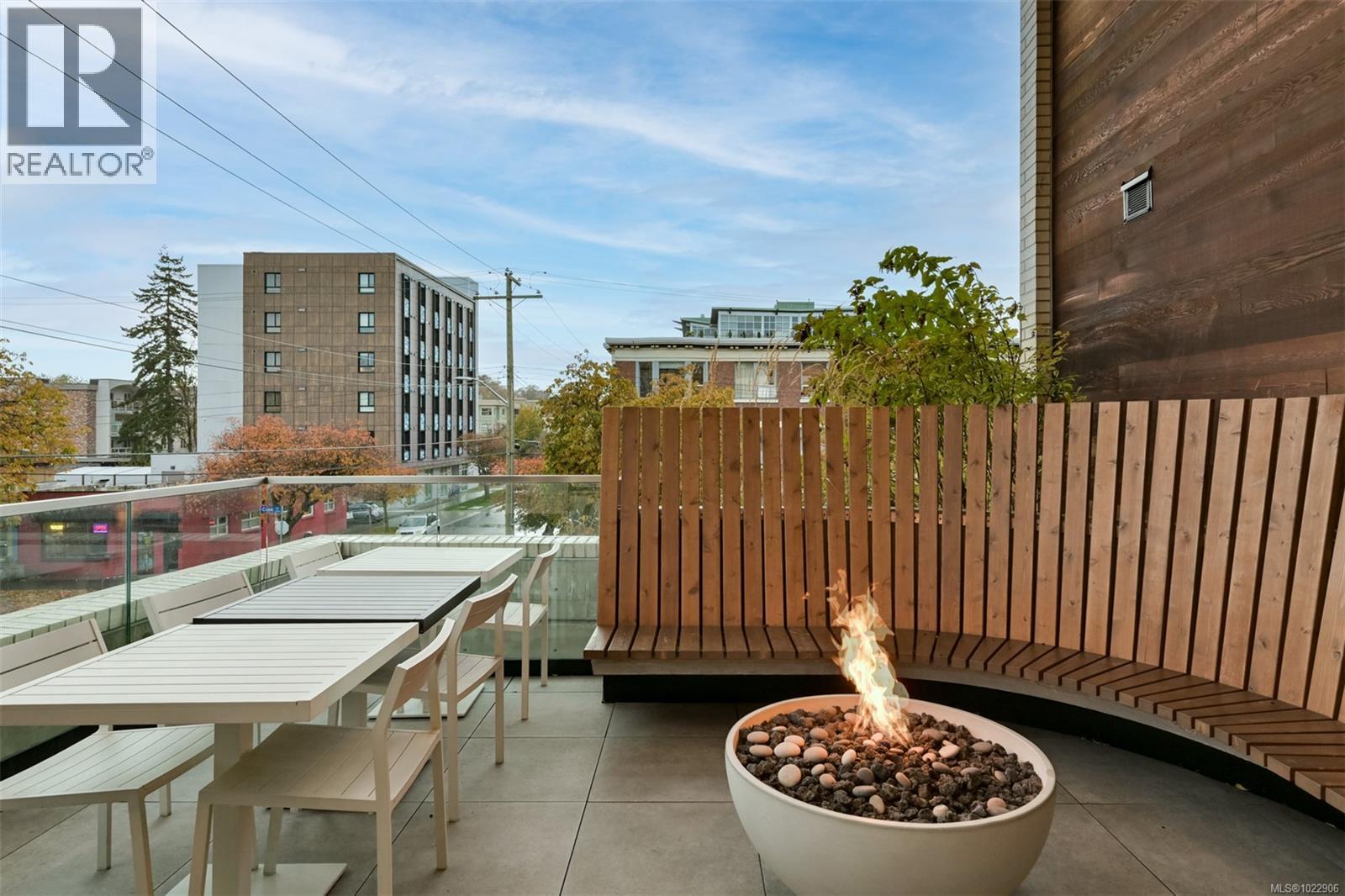 303 1033 Cook St, Victoria