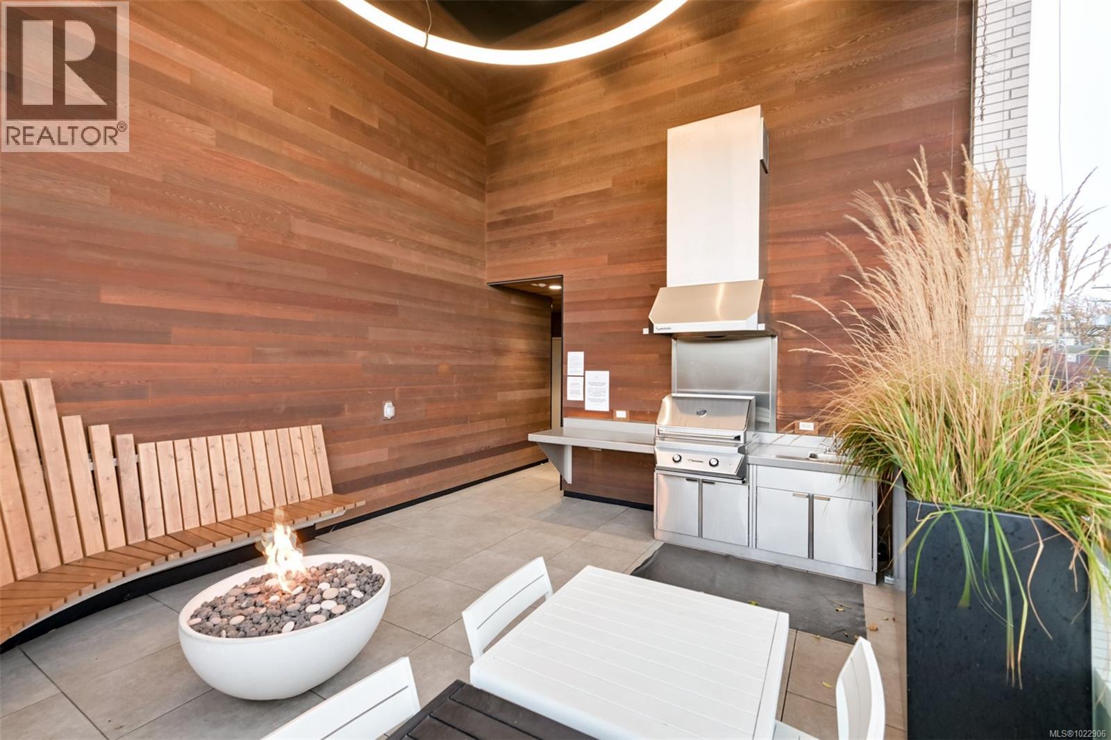 303 1033 Cook St, Victoria