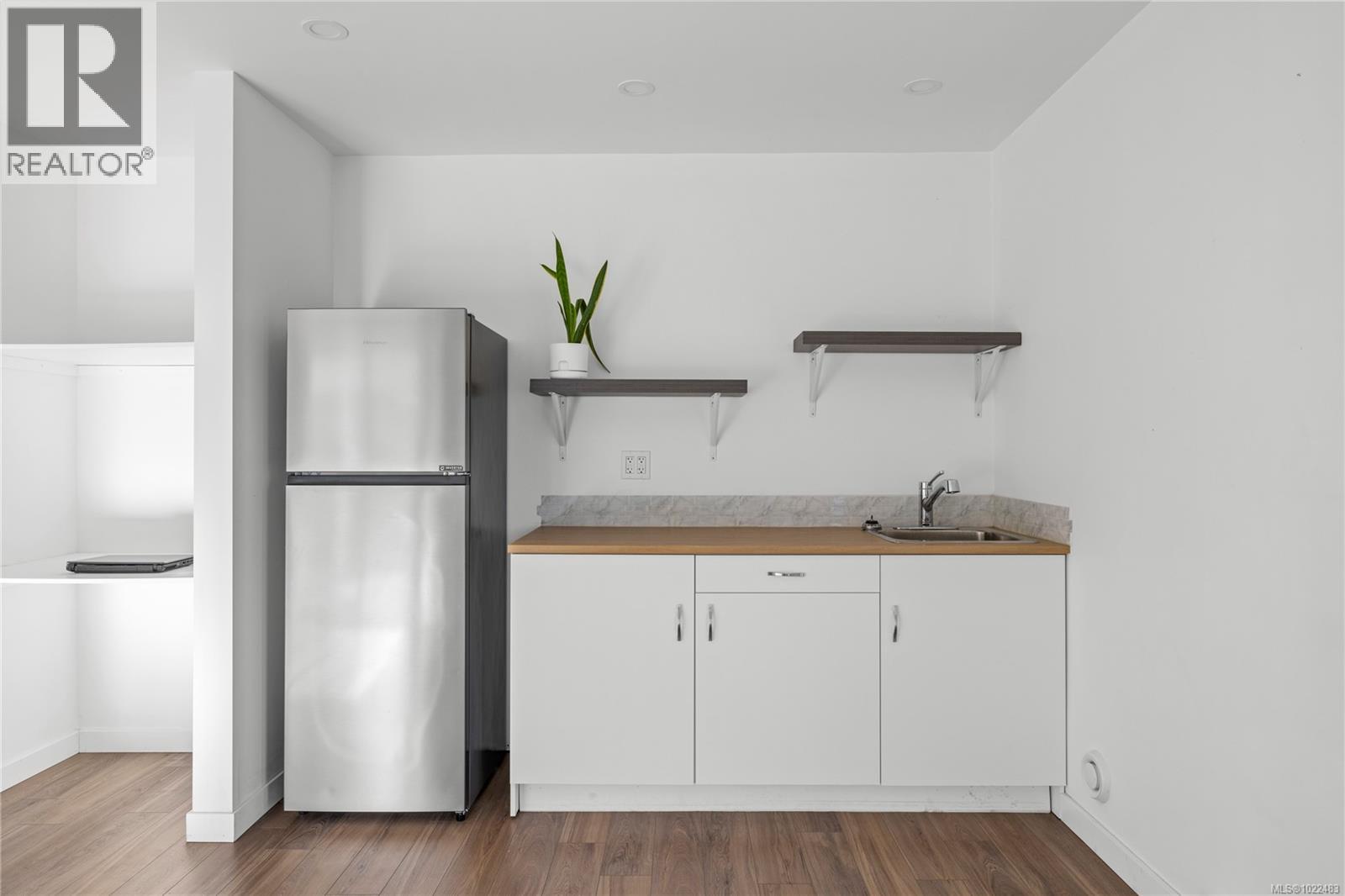 1184 Centre Rd, Qualicum Beach