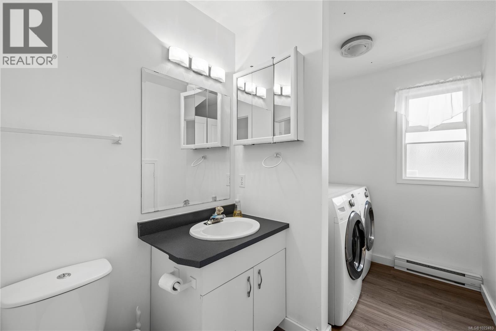 1184 Centre Rd, Qualicum Beach