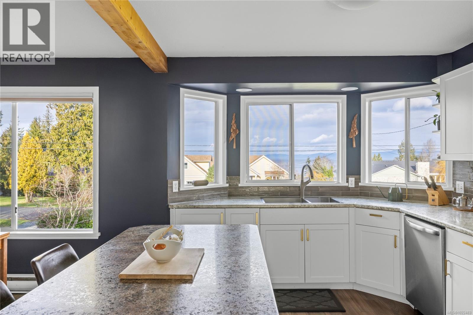 1184 Centre Rd, Qualicum Beach