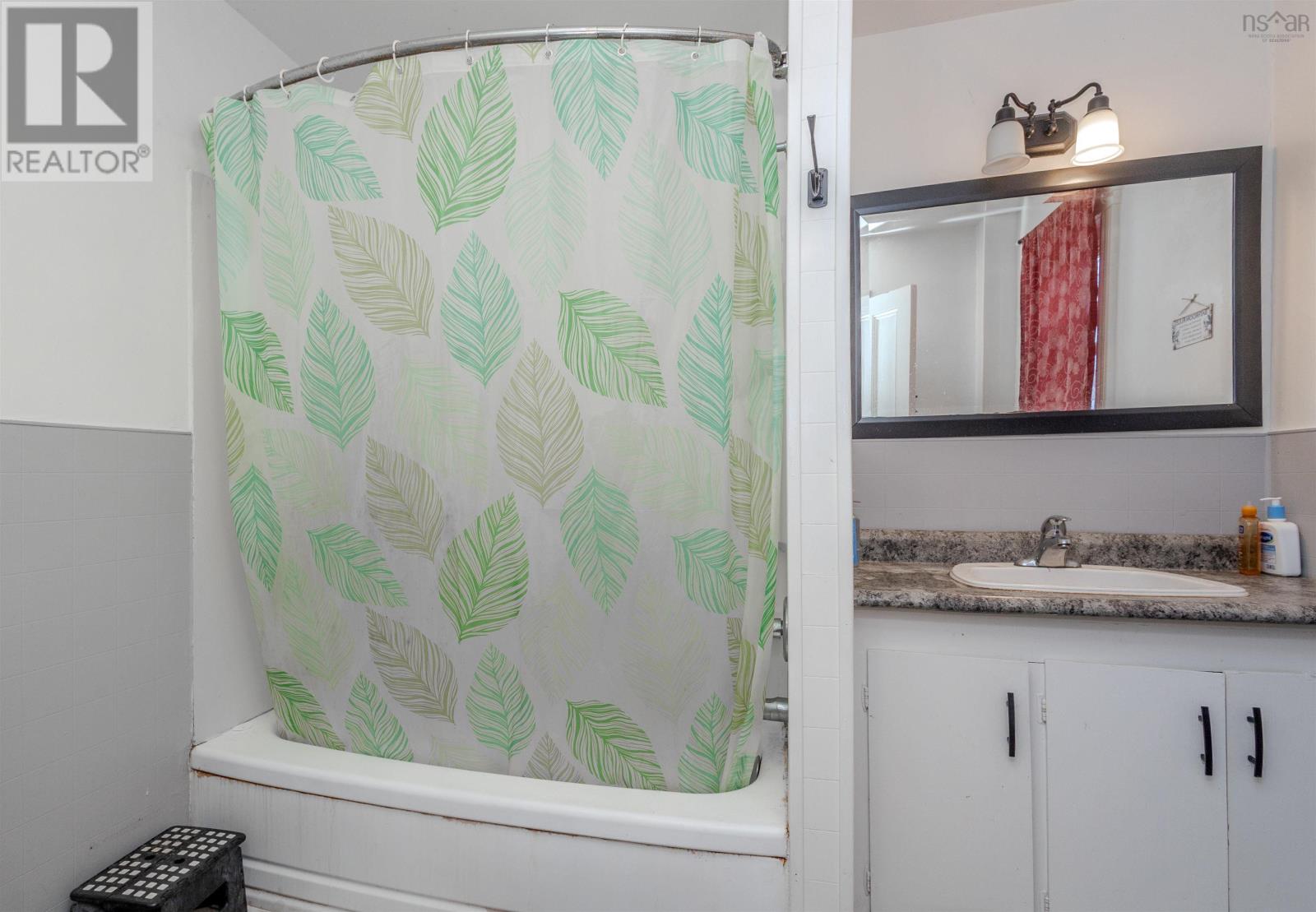 Property 17 of 27 of 71 Sheriff Avenue