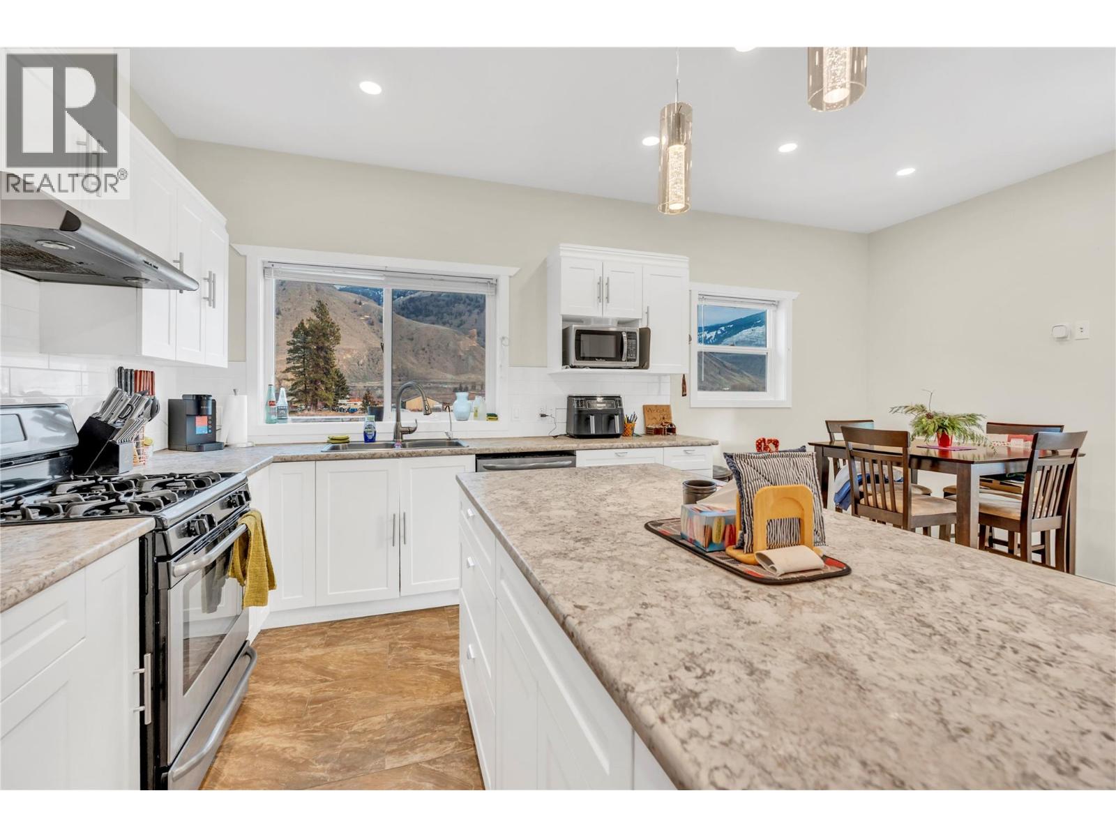 2338 HWY 3, Cawston