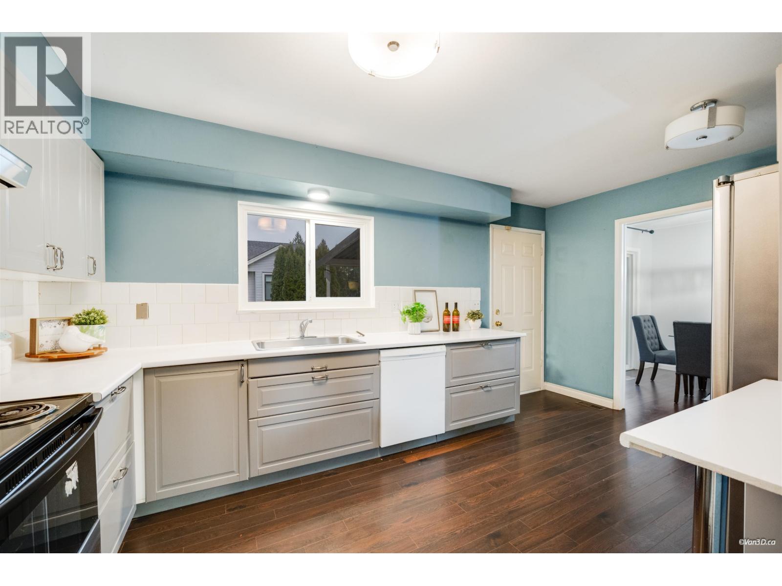 3728 INVERNESS STREET, Port Coquitlam