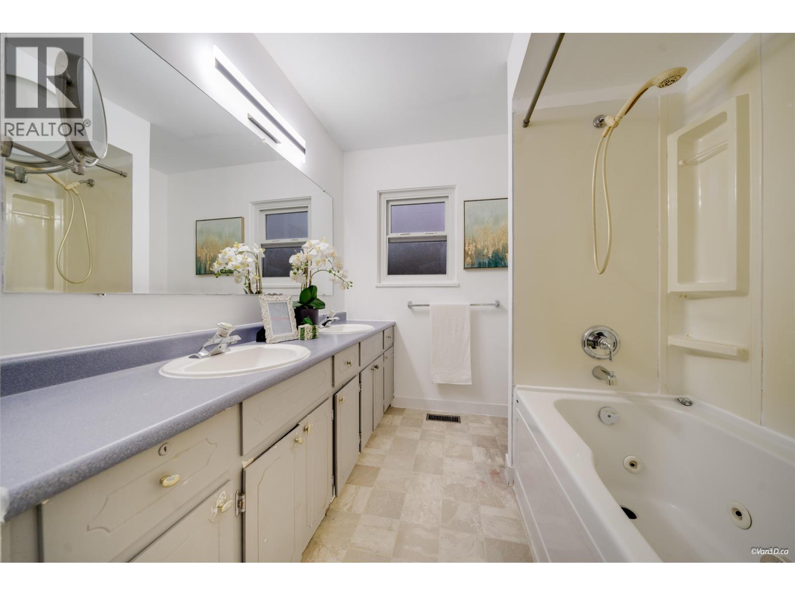 3728 INVERNESS STREET, Port Coquitlam