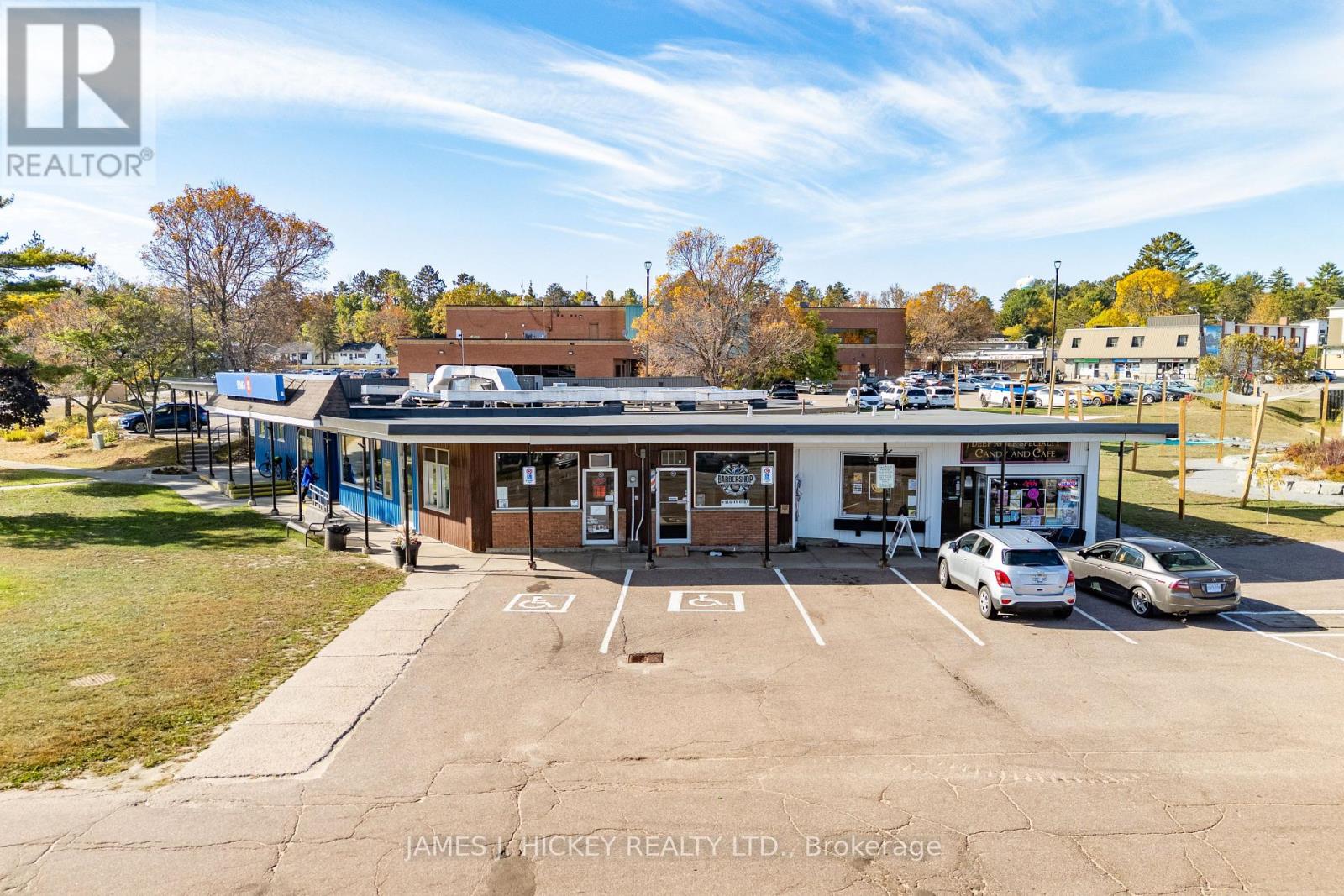 10 RIDGE ROAD - Photo 2 of 17, Deep River, Ontario