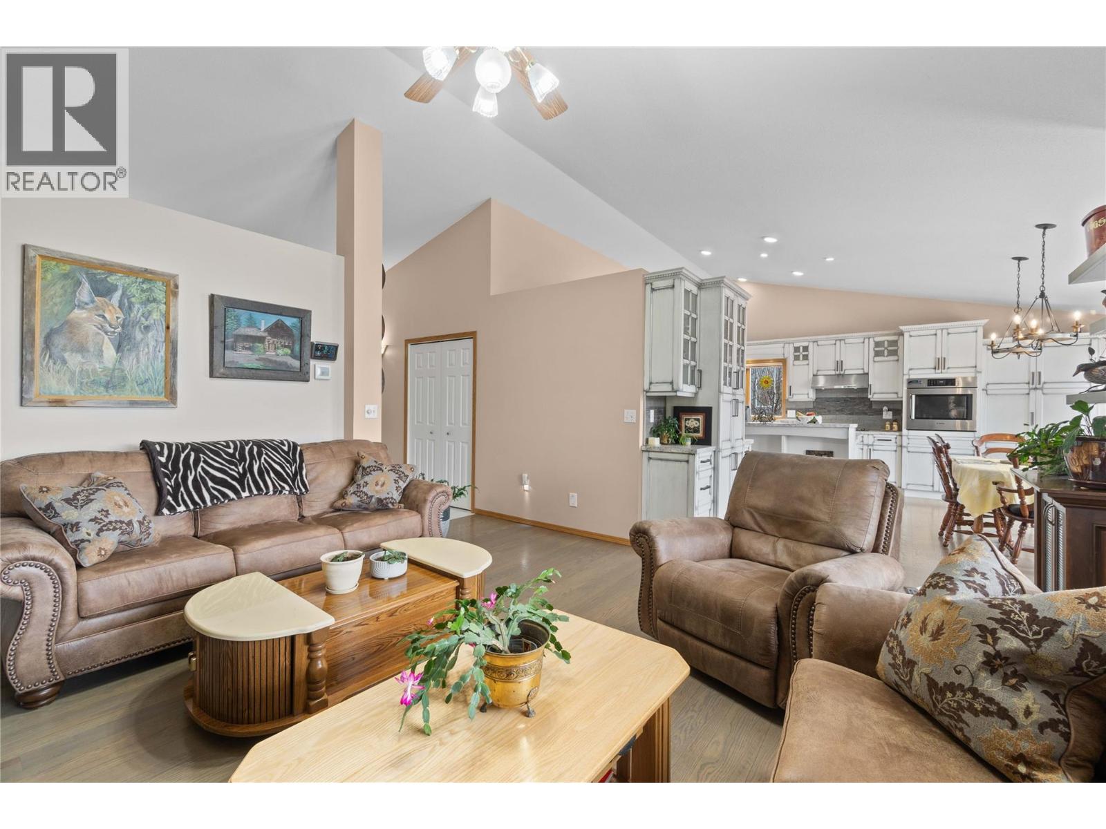  4711 16 Street Northeast, Salmon Arm