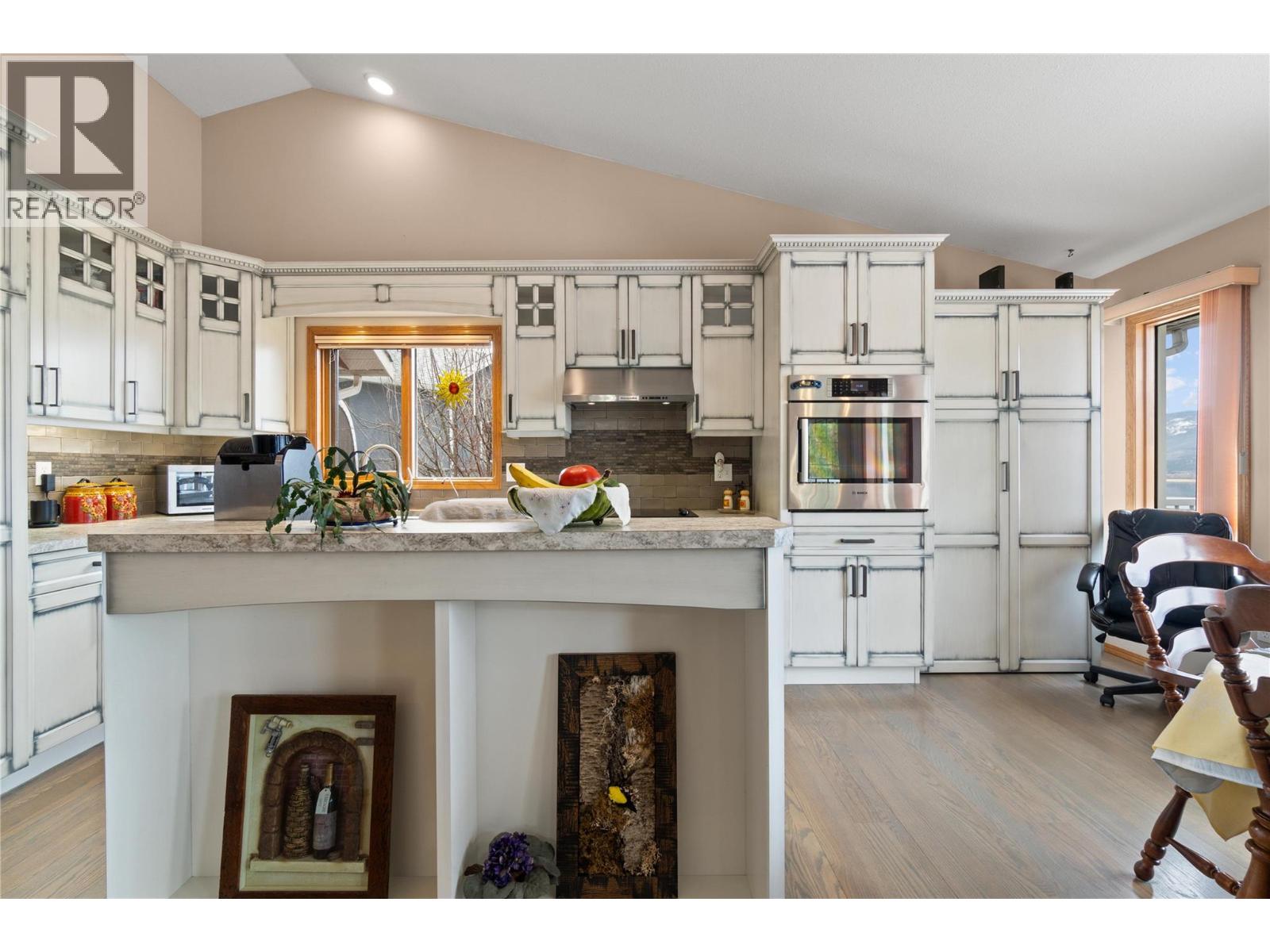  4711 16 Street Northeast, Salmon Arm