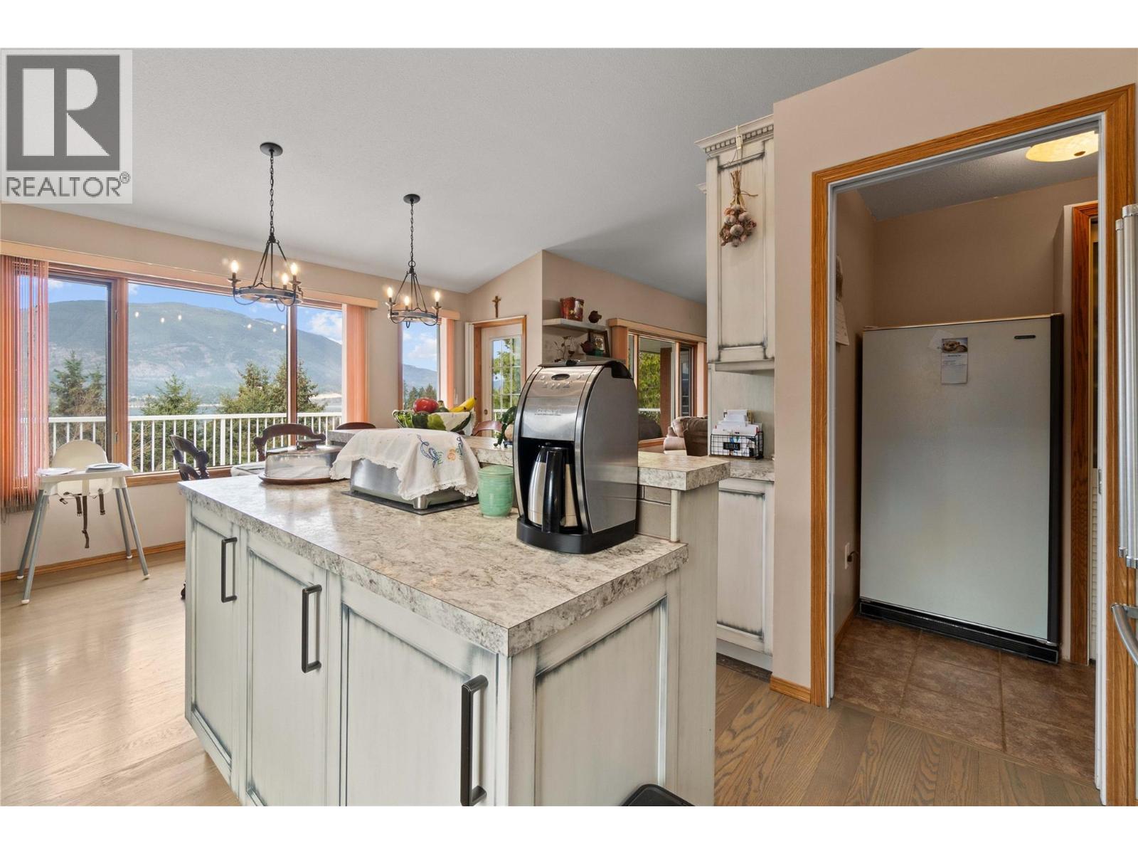  4711 16 Street Northeast, Salmon Arm