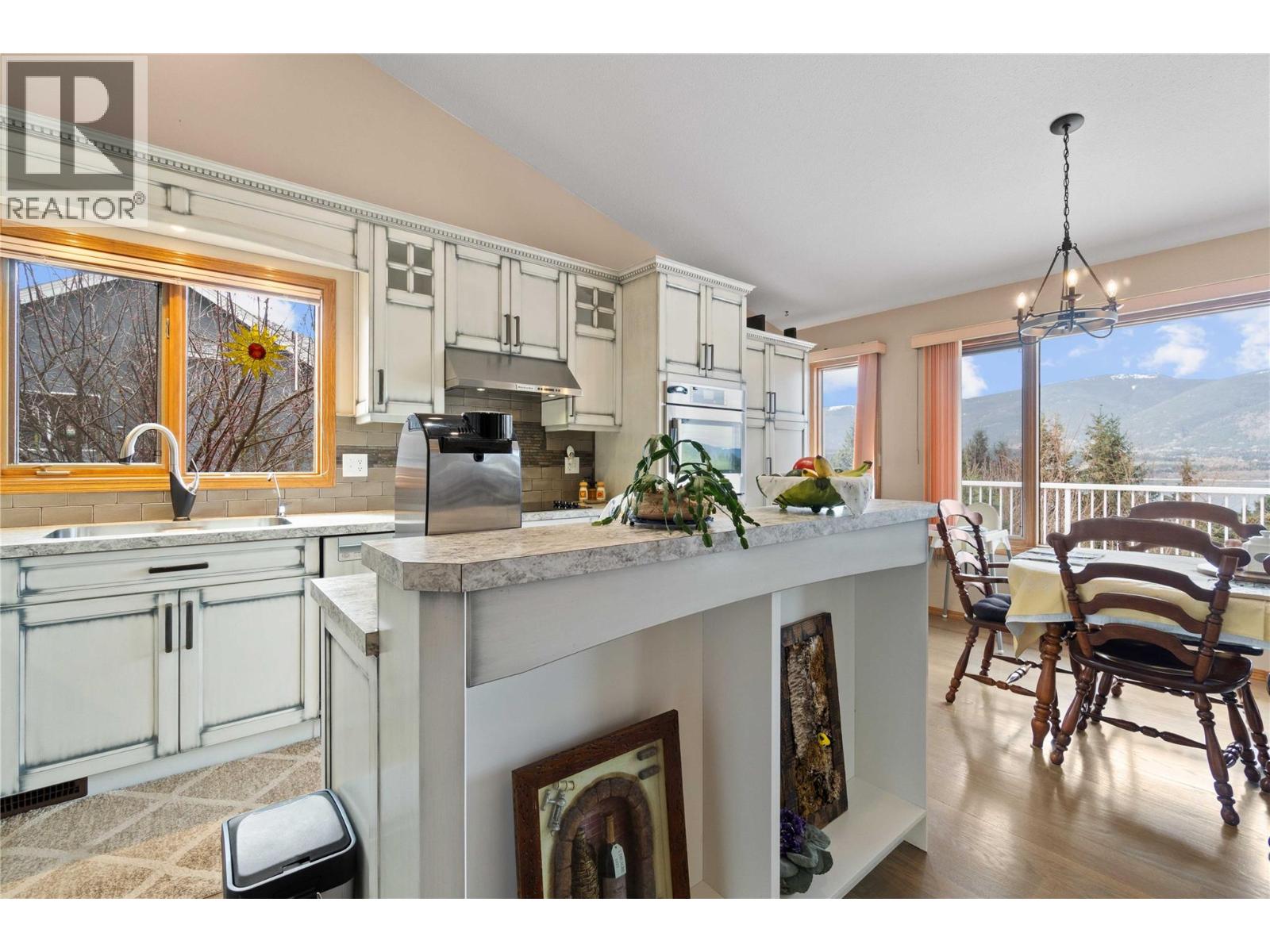  4711 16 Street Northeast, Salmon Arm