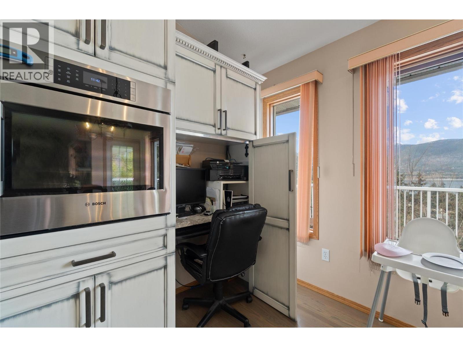  4711 16 Street Northeast, Salmon Arm