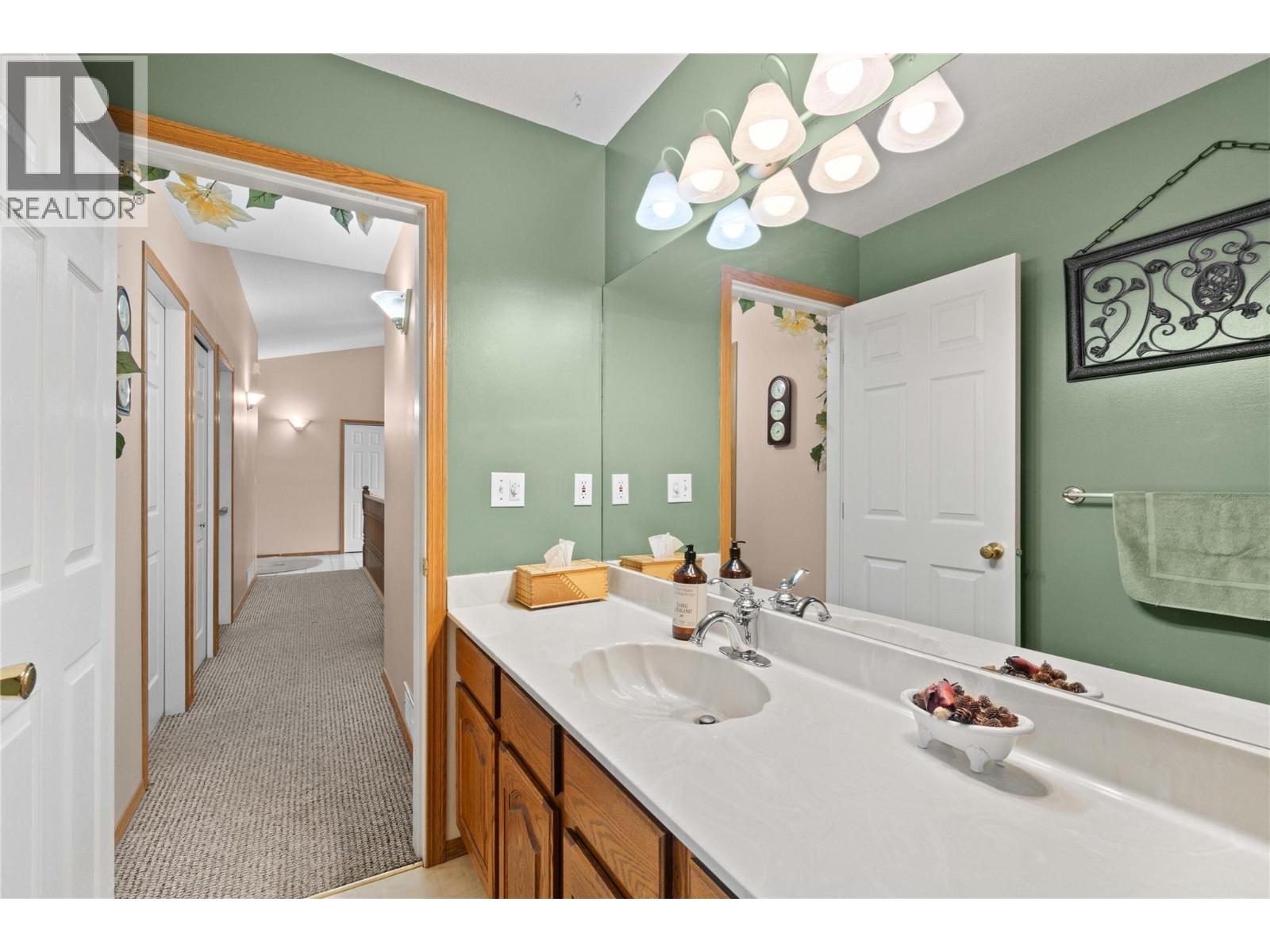  4711 16 Street Northeast, Salmon Arm