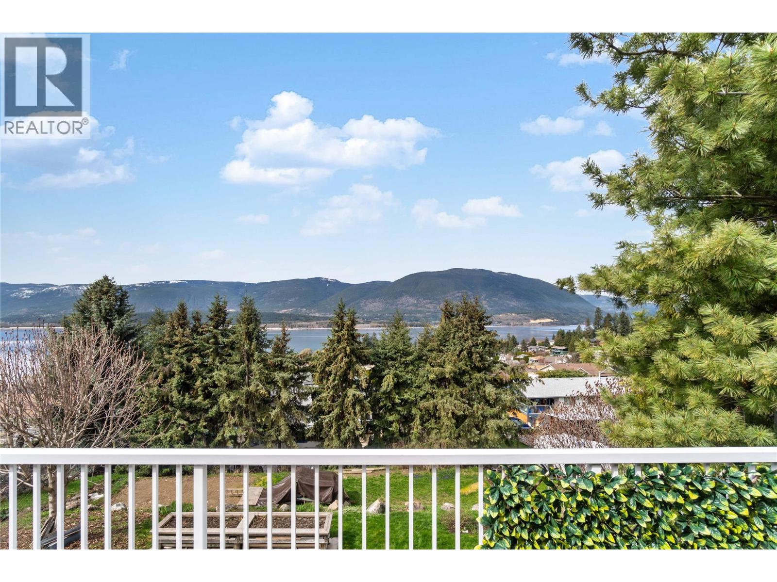  4711 16 Street Northeast, Salmon Arm